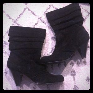Ankle suede booties